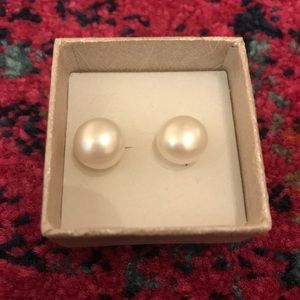 NIB Cultured Freshwater Pearl Earrings